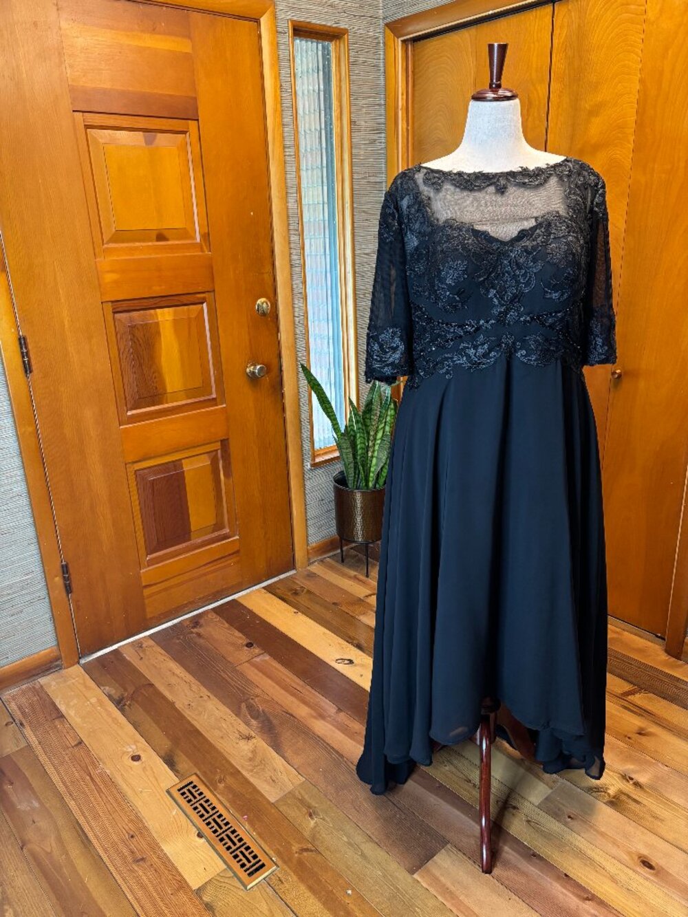 Formal Black Gown Size 18